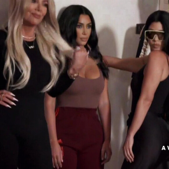 Kris Jenner, Kim Kardashian, Kourtney Kardashian - La famille Kardashian se déguise et s'imite les uns les autres dans l'épisode finable de Keeping Up With The Kardashians à Los Angeles, le 15 décembre 2019