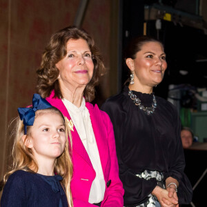 Exclusif - La princesse Victoria, la reine Silvia et la princesse Estelle - La famille royale de Suède lors de la représentation de l'opéra "Casse-Noisette" à l'Opéra Royal à Stockholm. Le 7 décembre 2019.