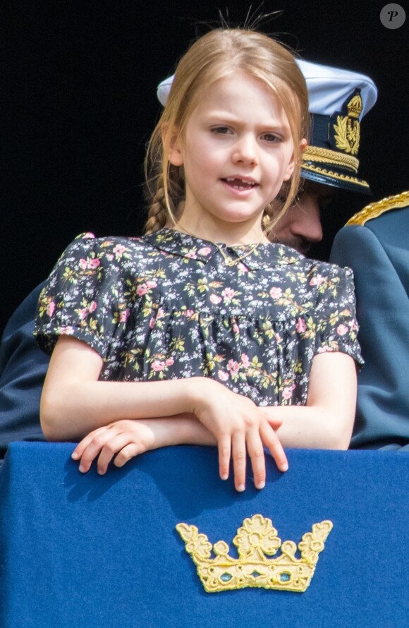 Le prince Carl Philip de Suède, la princesse Estelle de Suède - La famille royale de Suède au balcon du palais pour l'anniversaire du roi Carl Gustav, 73 ans, à Stockholm le 30 avril 2019.