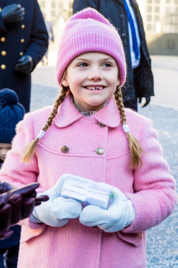 La princesse Estelle de Suède lors de la cérémonie Princess Victoria Name Day au palais royal à Stockholm le 12 mars 2019.