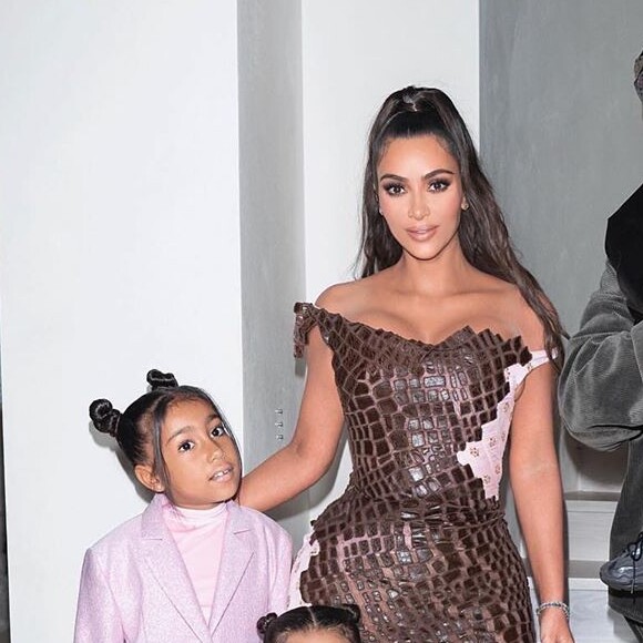 Kim Kardashian en famille avec Kanye West, leurs enfants North, Saint, Chicago et Psalm sur Instagram, décembre 2019.