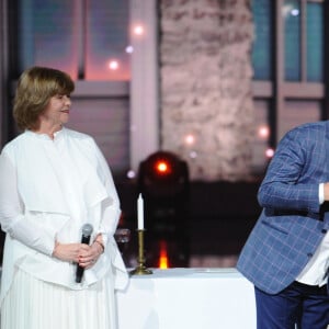 Exclusif - Mimie Mathy, Michel Fugain, sa famille et ses amis - Surprises - Enregistrement de l'émission "La Chanson secrète 4", qui sera diffusée le 4 janvier 2020 sur TF1, à Paris. Le 17 décembre 2019 © Gaffiot-Perusseau / Bestimage