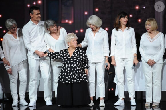 Exclusif - Mimie Mathy, Michel Fugain, sa famille et ses amis - Surprises - Enregistrement de l'émission "La Chanson secrète 4", qui sera diffusée le 4 janvier 2020 sur TF1, à Paris. Le 17 décembre 2019 © Gaffiot-Perusseau / Bestimage