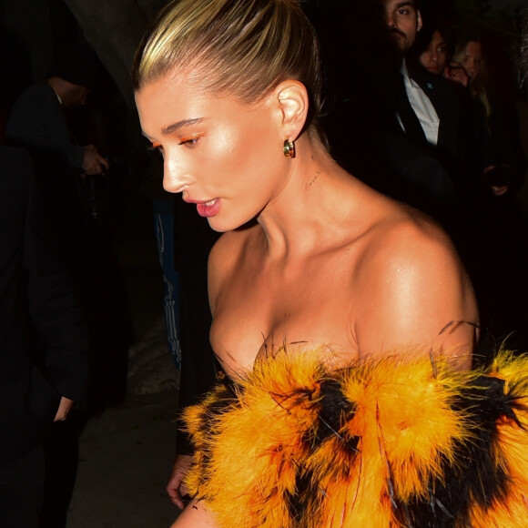 Hailey Bieber à la soirée Saint Laurent Pre-Golden Globes Party organisée par Anthony Vaccarello et Rami Malek à Los Angeles, Californie, Etats-Unis, le 4 janvier 2020.