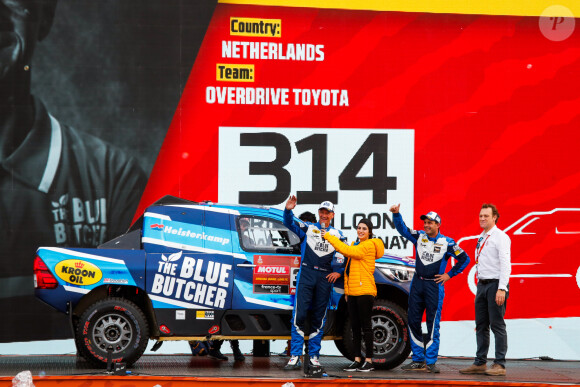 314 Van Loon Erik (nld), Delaunay Sebastien (fra), Toyota Hilux, Overdrive Toyota, Auto, Car, action lors de la cérémonie de départ du Dakar 2020 à Djeddah, Arabie Saoudite, le 4 janvier 2020. © François Flamand/Panoramic/Bestimage