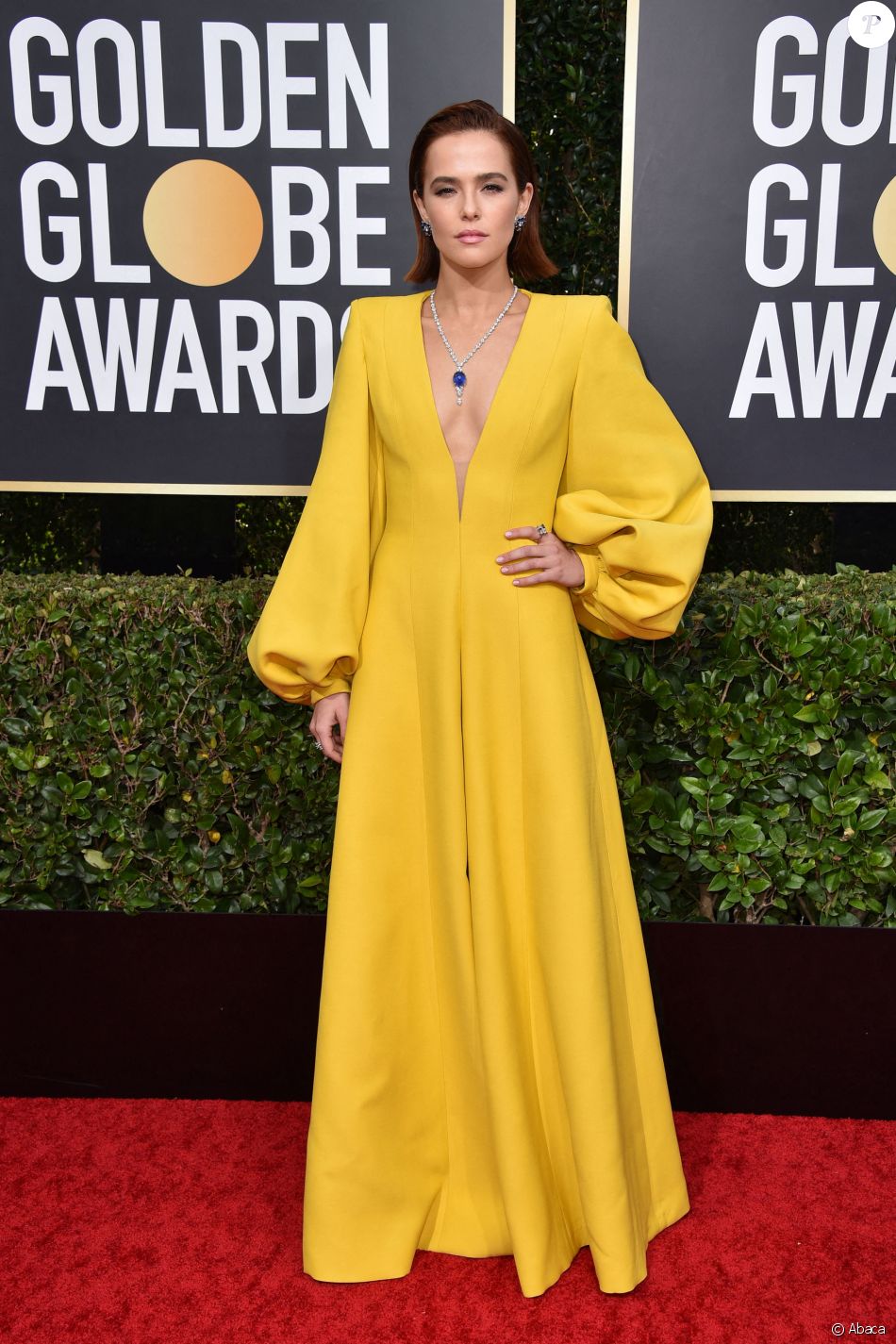 Zoey Deutch assiste à la 77ème cérémonie annuelle des Golden Globe