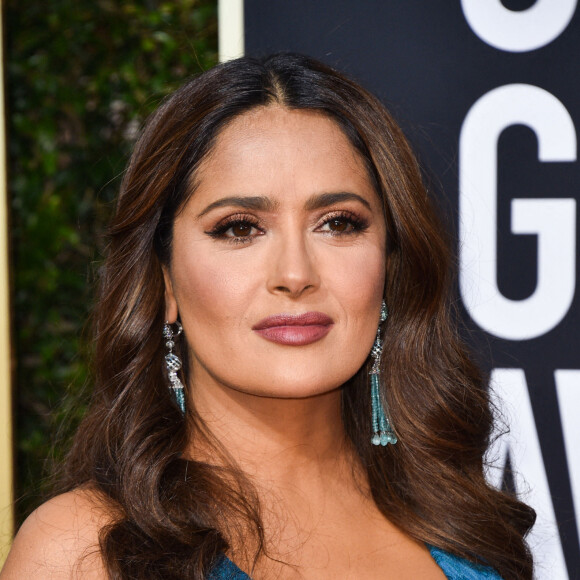 Salma Hayek assiste à la 77ème cérémonie annuelle des Golden Globe Awards au Beverly Hilton Hotel à Los Angeles, le 5 janvier 2020.