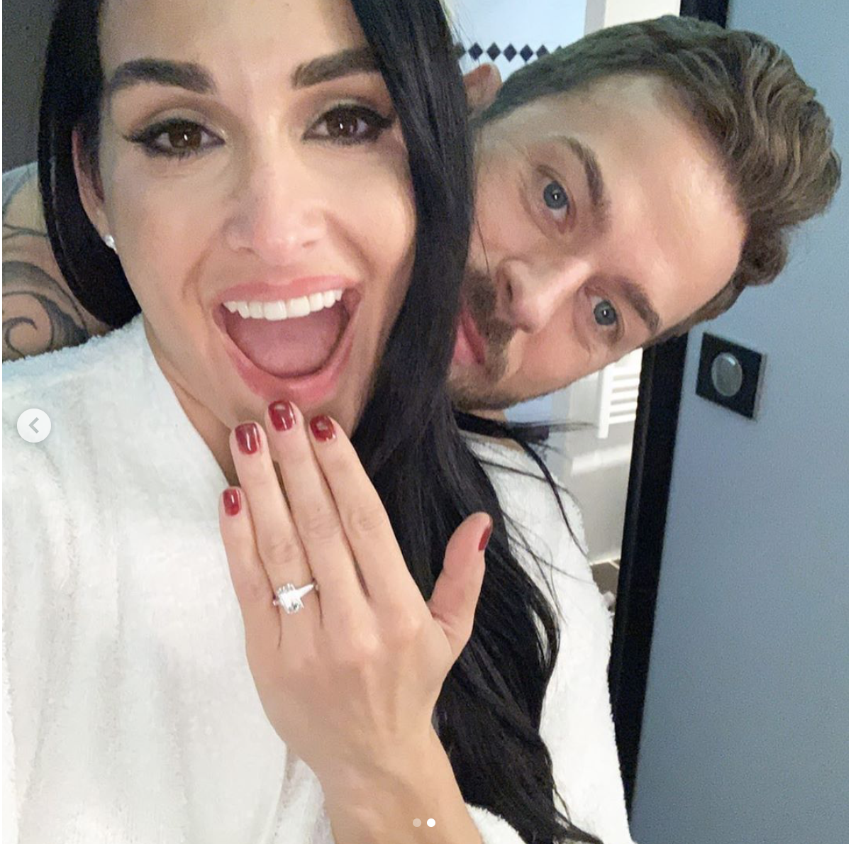 Photo : Nikki Bella et son compagnon Artem Chigvintsev se sont fiancés en  France au mois de novembre 2019. - Purepeople