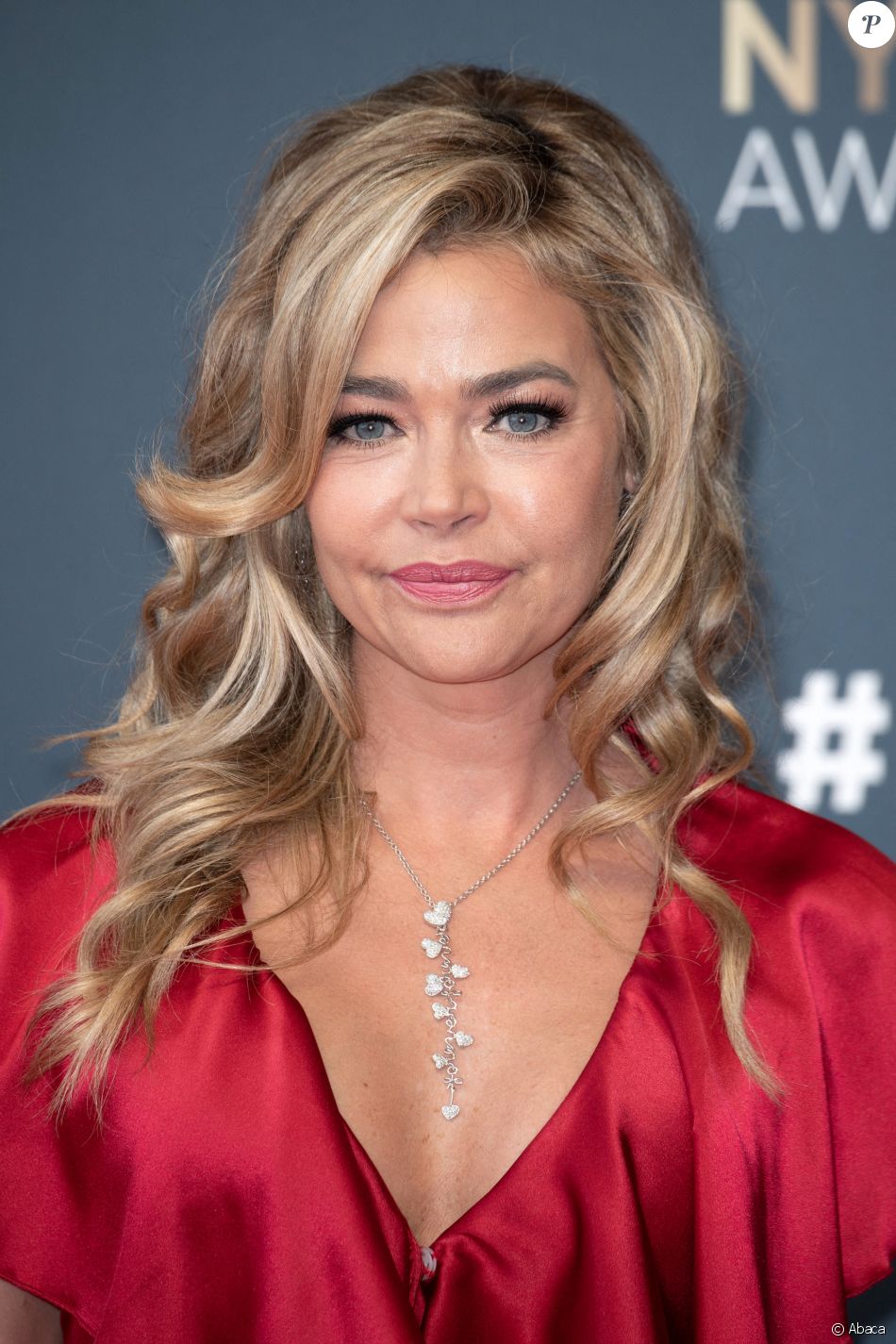 Denise Richards assiste à la cérémonie de clôture du 59e MonteCarlo TV