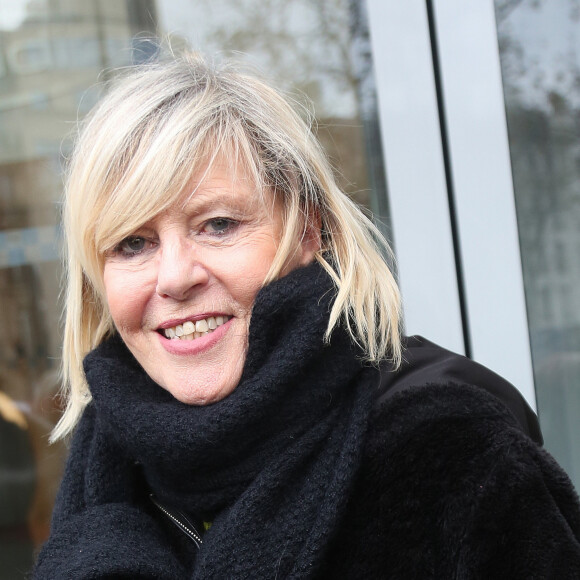 Exclusif - Chantal Ladesou - People à la sortie des studios RTL à Paris. Le 11 décembre 2019 © Jonathan Rebboah / Panoramic / Bestimage