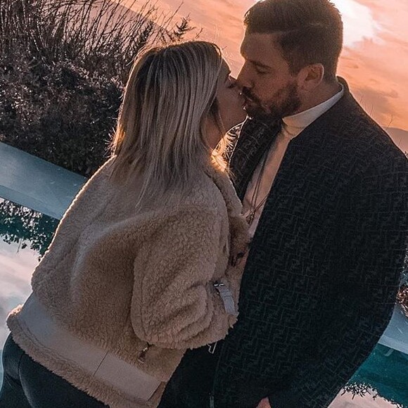 Carla Moreau et Kevin Guedj amoureux sur Instagram, le 26 décembre 2019
