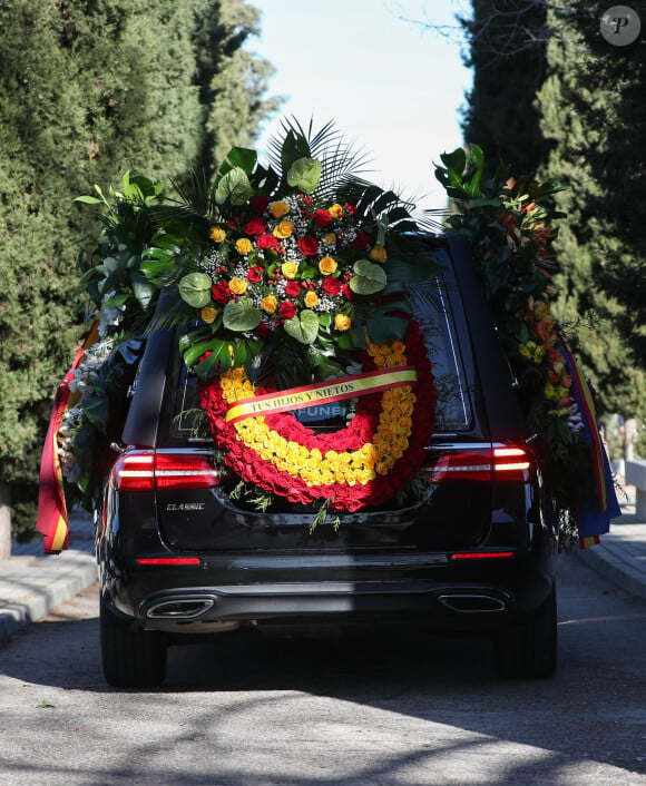 La famille royale et les proches arrivent aux obsèques de l'infante Pilar de Bourbon à Madrid le 10 janvier 2020.