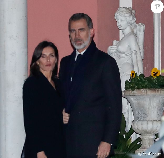 Le roi Felipe VI et la reine Letizia d'Espagne - La famille royale d'Espagne se recueille après le décès de l'Infante Maria del Pilar de Bourbon à Madrid, le 8 janvier 2020.