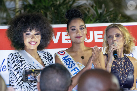 Clémence Botino, Miss France 2020 et Ophély Mézino, première dauphine de Miss Monde 2019, accueillies en grande pompe à l'aéroport de Pointe-à-Pitre, en Guadeloupe. De retour sur leur île natale, un mois après leurs sacres. Photo de Alain Cassang/ABACAPRESS.COM