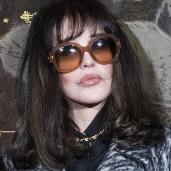 Isabelle Adjani lors du photocall du défilé Chanel Métiers d'Art 2019 / 2020 au Grand Palais à Paris le 4 décembre 2019 © Olivier Borde / Bestimage