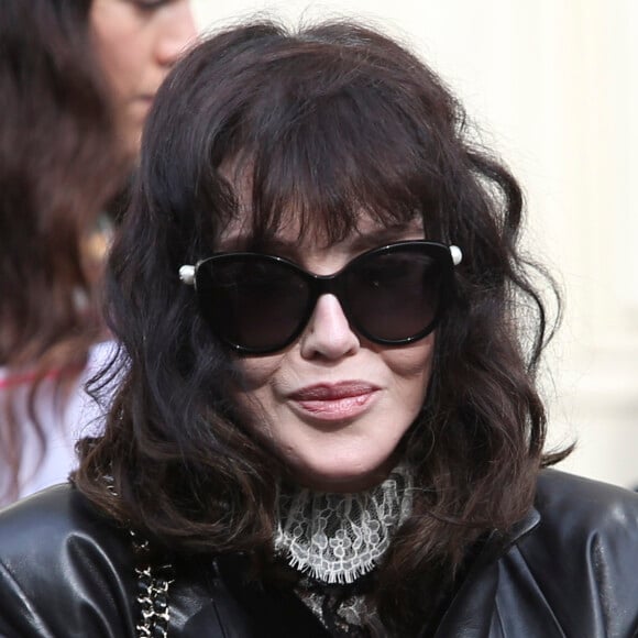 Isabelle Adjani - Sorties du défilé de mode "Chanel", collection PAP printemps-été 2020 au Grand Palais à Paris. Le 1er octobre 2019 © Michael Baucher / Panoramic / Bestimage