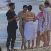 Exclusif - Selena Gomez se fait piquer le pied par une méduse sur la plage d'Honolulu à Hawaï. Le 1er janvier 2020.
