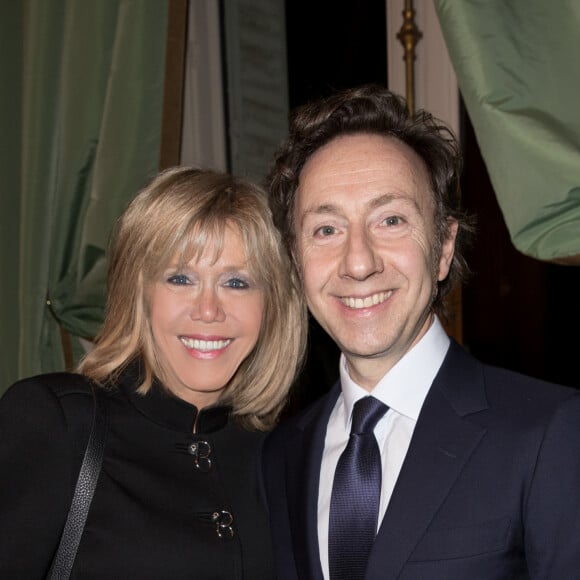 Brigitte Macron et Stéphane Bern - Remise du prix Institut de France Fondation Stéphane Bern pour l'histoire et le patrimoine à Paris le 5 janvier 2017. © Cyril Moreau/Bestimage