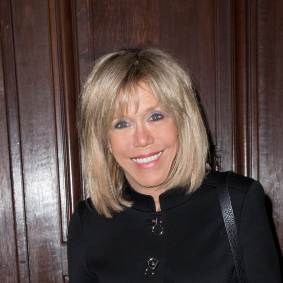 Semi-exclusif - Brigitte Macron - Remise du prix Institut de France Fondation Stéphane Bern pour l'histoire et le patrimoine à Paris le 5 janvier 2017. © Cyril Moreau/Bestimage
