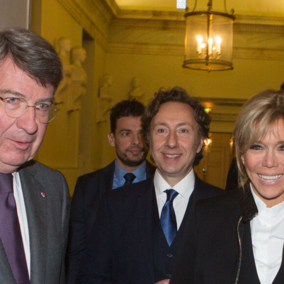 Xavier Darcos (Chancelier de l'Institut de France), Stéphane Bern, Brigitte Macron (Trogneux) - Remise du prix 2017 "Institut de France / Fondation Stéphane Bern pour l'histoire et le patrimoine" à l'Institut de France à Paris, France, le 11 janvier 2018.© CVS/Bestimage