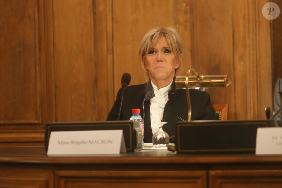 Brigitte Macron (Trogneux) - Remise du prix 2017 "Institut de France / Fondation Stéphane Bern pour l'histoire et le patrimoine" à l'Institut de France à Paris, France, le 11 janvier 2018. © CVS/Bestimage
