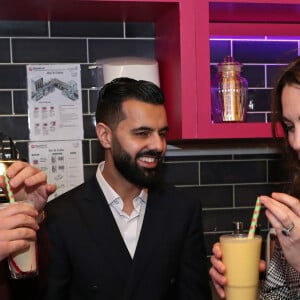 Kate Catherine Middleton, duchesse de Cambridge, et le prince William, duc de Cambridge, ont rencontré des membres de la communauté musulmane ainsi que des femmes du "Council Curry Circle" au restaurant MyLahore à Bradford. Le 15 janvier 2020