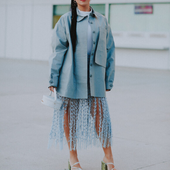 Camélia Jordana arrive à la Paris La Défense Arena pour assister au défilé Jacquemus, collection homme automne-hiver 2020-2021. Nanterre, le 18 janvier 2020.