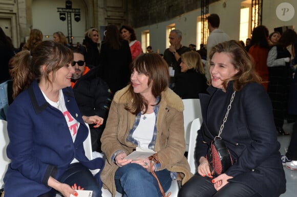 Emmanuelle Seigner (à gauche) et Marie-Amélie Seigner (à droite) assistent au défilé de mode Haute-Couture printemps-été 2020 Alexandre Vauthier à Paris. Le 21 janvier 2020 © Veeren - Christophe Clovis / Bestimage