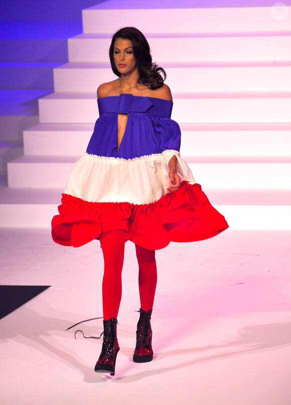 Iris Mittenaere lors du dernier défilé de mode Haute-Couture printemps-été 2020 "Jean-Paul Gaultier" au théâtre du Châtelet à Paris, France, le 22 janvier 2020.
