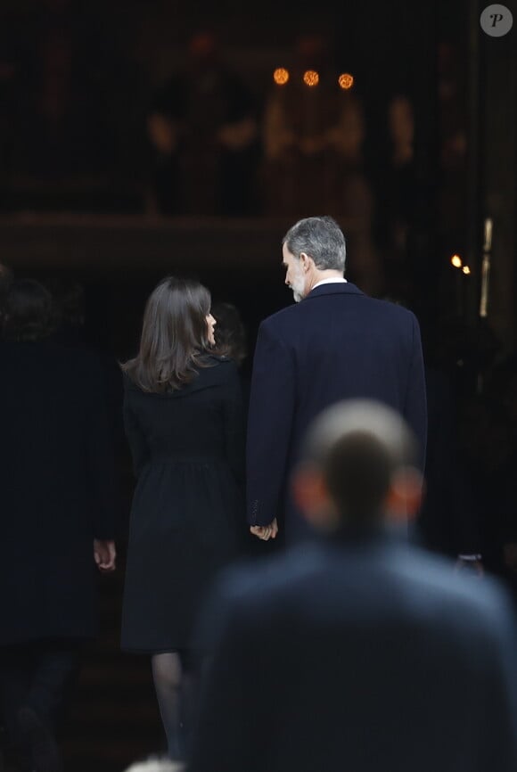 Le roi Felipe VI et la reine Letizia d'Espagne arrivent pour la messe en hommage à l'infante Pilar de Bourbon à Madrid, le 29 janvier 2020. La soeur de l'ancien roi d'Espagne est décédée le 8 janvier 2020.