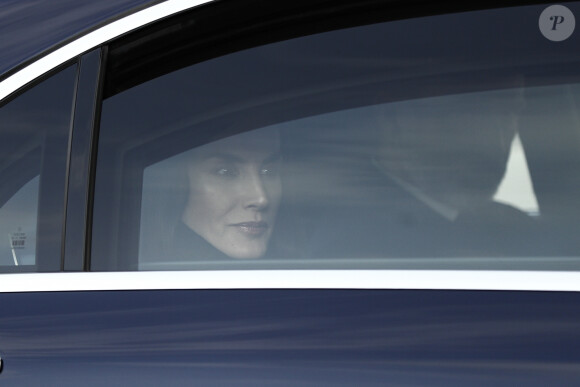 Le roi Felipe VI et la reine Letizia d'Espagne en voiture le jour de la messe en hommage à l'infante Pilar de Bourbon à Madrid, le 29 janvier 2020. La soeur de l'ancien roi d'Espagne est décédée le 8 janvier 2020.