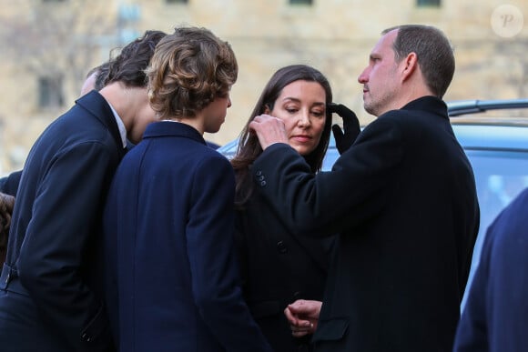 Bruno Gomez Acebo et Barbara Cano lors de la messe en hommage à l'infante Pilar de Bourbon à Madrid, le 29 janvier 2020. La soeur de l'ancien roi d'Espagne est décédée le 8 janvier 2020.