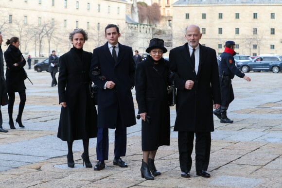 Carla Royo Villanova, Margarita Gomez Acebo, Kubrat de Sajonia-Coburgo-Gotha lors de la messe en hommage à l'infante Pilar de Bourbon à Madrid, le 29 janvier 2020. La soeur de l'ancien roi d'Espagne est décédée le 8 janvier 2020.
