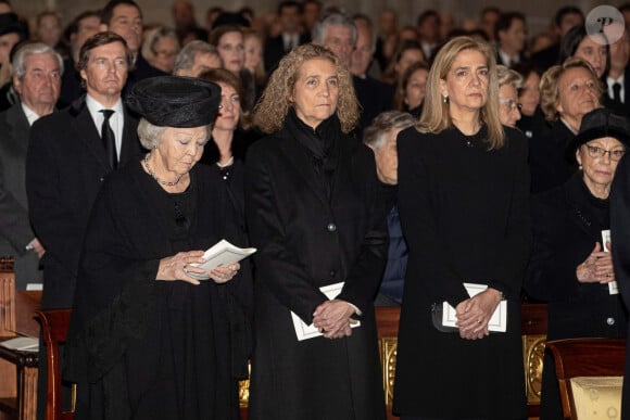 La princesse Beatrix des Pays-Bas et les infantes Elena et Cristina d'Espagne lors de la messe en hommage à l'infante Pilar de Bourbon dans la basilique du monastère de l'Escurial à Madrid, le 29 janvier 2020. La soeur de l'ancien roi d'Espagne est décédée le 8 janvier 2020.