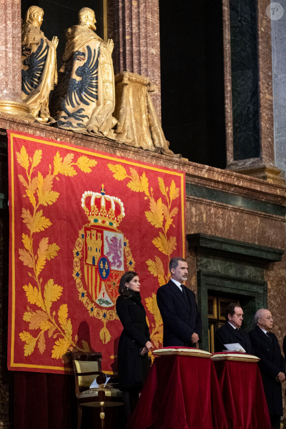 La reine Letizia et le roi Felipe VI d'Espagne lors de la messe en hommage à l'infante Pilar de Bourbon dans la basilique du monastère de l'Escurial à Madrid, le 29 janvier 2020. La soeur de l'ancien roi d'Espagne est décédée le 8 janvier 2020.