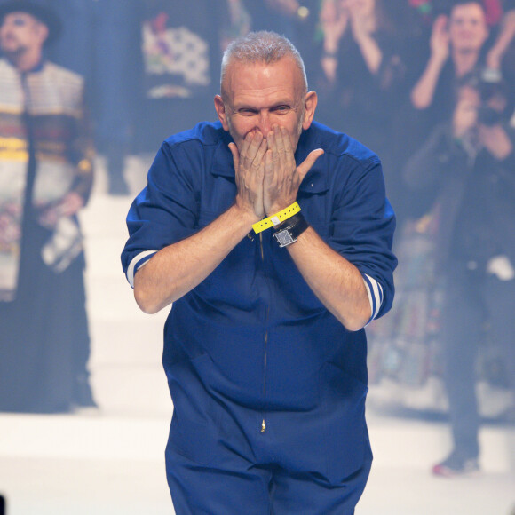 Jean-Paul Gaultier lors du dernier défilé de mode Haute-Couture printemps-été 2020 "Jean-Paul Gaultier" au théâtre du Châtelet à Paris, France, le 22 janvier 2020. Communiqué de presse envoyé vendredi 17 janvier par la maison Jean Paul Gaultier signé du couturier lui-même, il précisait : "Le 22 janvier 2020, je fêterai mes 50 ans de carrière dans la mode avec un grand défilé-show Haute Couture, au Théâtre du Chatelet. Ce sera aussi mon dernier défilé".  Celebs during the runway of the Jean-Paul Gaultier Haute Couture Spring/Summer 2020 show as part of Paris Fashion Week at Theatre Du Chatelet in Paris, France, on January 22, 2020.22/01/2020 - Paris