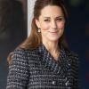 Kate Middleton, duchesse de Cambridge, visite un atelier du programme hospitalier de la National Portrait Gallery à l'hôpital pour enfants Evelina à Londres, le 28 janvier 2020. Pour l'occasion, la duchesse de Cambridge portait un ensemble signé Dolce & Gabbana.