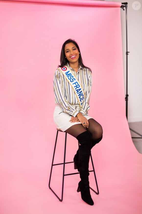Exclusif - Rendez-vous avec Miss France 2020, Clémence Botino dans les locaux de Webedia lors d'une interview pour Purepeople à Levallois-Perret le 29 janvier 2020. © Tiziano da Silva/Bestimage
