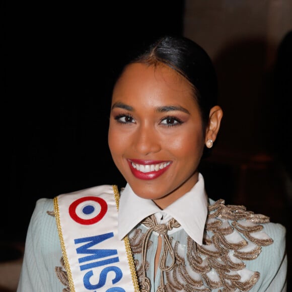 Clémence Botino, Miss France 2020 - People au défilé de mode Haute-Couture printemps-été 2020 "Julien Fournié" à Paris. Le 21 janvier 2020 © Veeren Ramsamy-Christophe Clovis / Bestimage