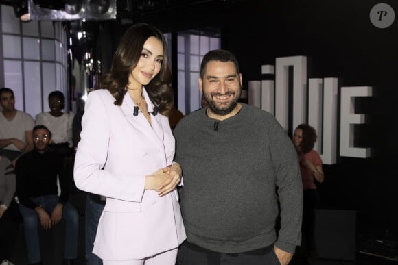 Exclusif - Nabilla Benattia-Vergara et Mouloud Achour - Enregistrement de l'émission "Clique" présentée par M. Achour sur Canal Plus à Issy-les-Moulineaux le 31 janvier 2020. © Jack Tribeca/Bestimage