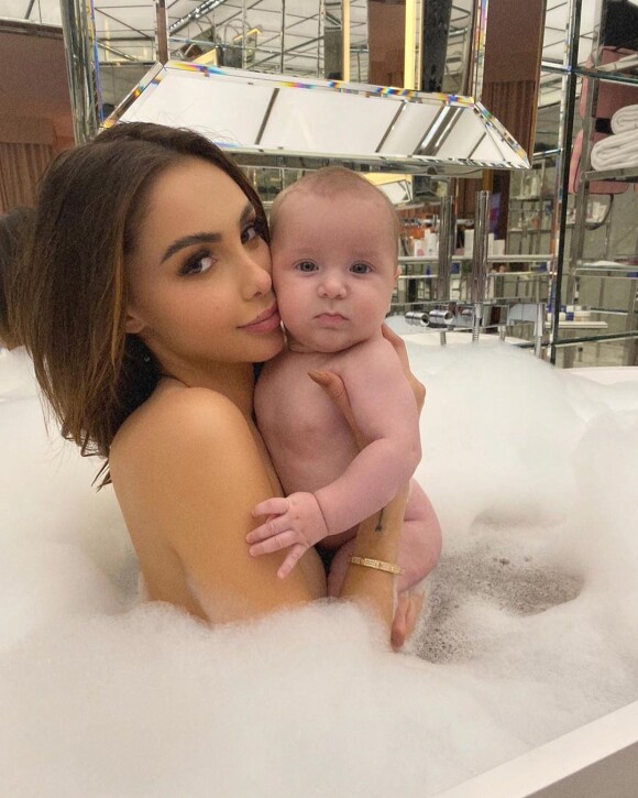 Nabilla et son fils Milann sur Instagram, janvier 2020.