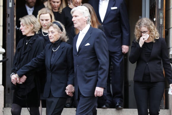 La famille de Dagmar von Arbin, comtesse de Wisborg, à la sortie de ses obsèques célébrées en l'église d'Oscar à Stockholm le 4 février 2020. Décédée à 103 ans et 8 mois le 22 décembre 2019, la comtesse Dagmar était la doyenne de la maison Bernadotte.