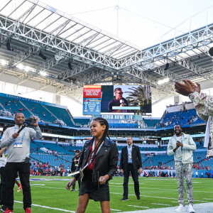 Jay-Z et sa fille Blue Ivy Carter lors du Super Bowl LIV opposant les San Francisco 49ers aux Kansas City Chiefs, au Hard Rock Stadium. Miami, le 2 février 2020.