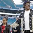 Jay-Z et sa fille Blue Ivy Carter lors du Super Bowl LIV opposant les San Francisco 49ers aux Kansas City Chiefs, au Hard Rock Stadium. Miami, le 2 février 2020.