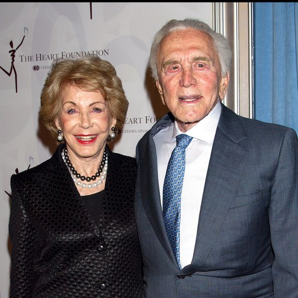 Anne et Kirk Douglas le 11 octobre 2005 à Los Angeles. 