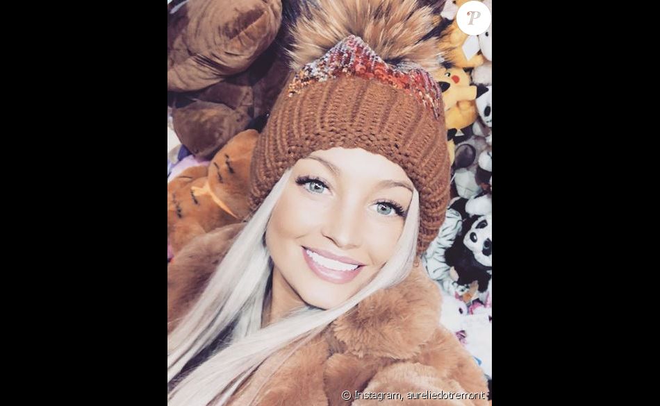 Aurélie Dotremont souriante sur Instagram - 15 décembre 2018