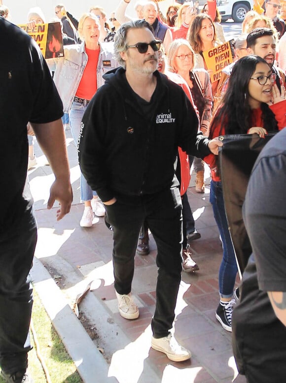 Joaquin Phoenix à la manifestation Fire Drill Friday dans les rues de Los Angeles, Californie, Etats-Unis, le 7 février 2020.