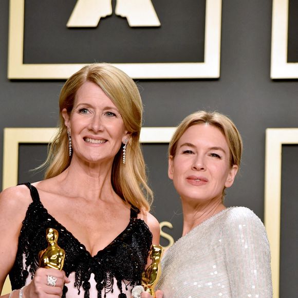 Renée Zellweger et Laura Dern lors de la 92ème cérémonie des Oscars 2019 au Hollywood and Highland à Los Angeles, Californie, Etats-Unis, le 9 février 2020.