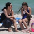 Courteney Cox a profité d'une escapade ensoleillée avec sa fille Coco Arquette et des amies le 31 mars 2017 à Miami. 