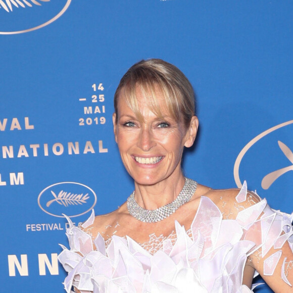 Estelle Lefébure (robe Yanina Couture) - Photocall du dîner d'ouverture du 72ème Festival International du Film de Cannes, le 14 mai 2019. © Jacovides-Borde-Moreau/Bestimage